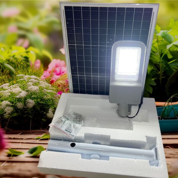 WhatsApp Image 2025-12-01 at 3.03.59 PM Y0001 Foco Iluminacion para Exterior con Panel Solar