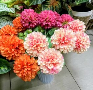 BF0125 Ramita de Flor de Dalia con una Flor Grande y un Botón.