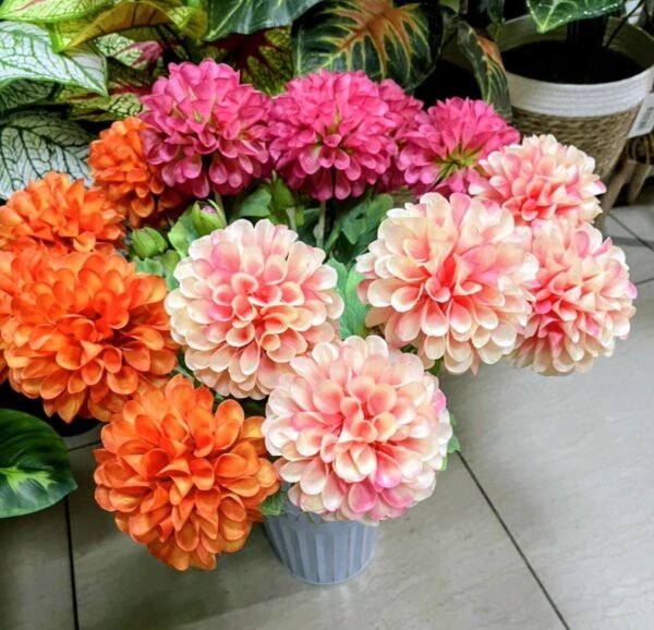 BF0125 Ramita de Flor de Dalia con una Flor Grande y un Botón.