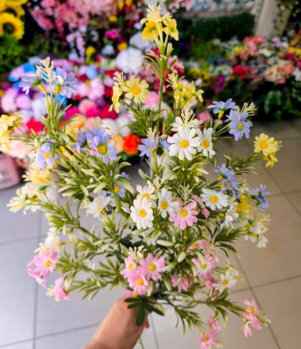 WhatsApp Image 2026-01-19 at 1.31.17 PM (1) BF-612 Rama de Margaritas Colores