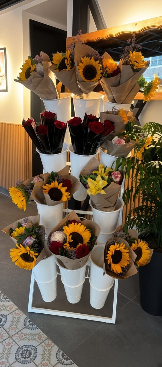 EX-1 Exhibidor Vertical de Flores con 15 Macetas